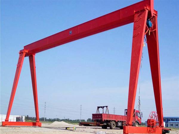 保持通信暢通對(duì)龍門吊操作過(guò)程中的安全至關(guān)重要，你知道如何做到嗎？